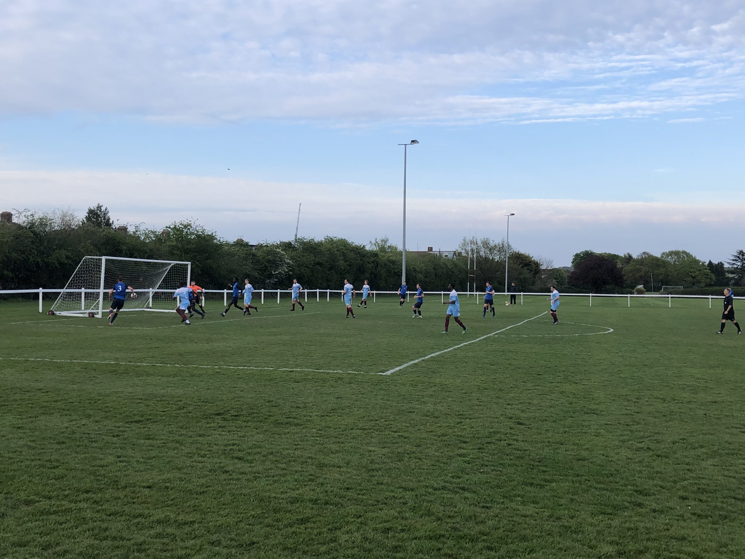 Sungate v Harold Wood Athletic Hopping across The Pond