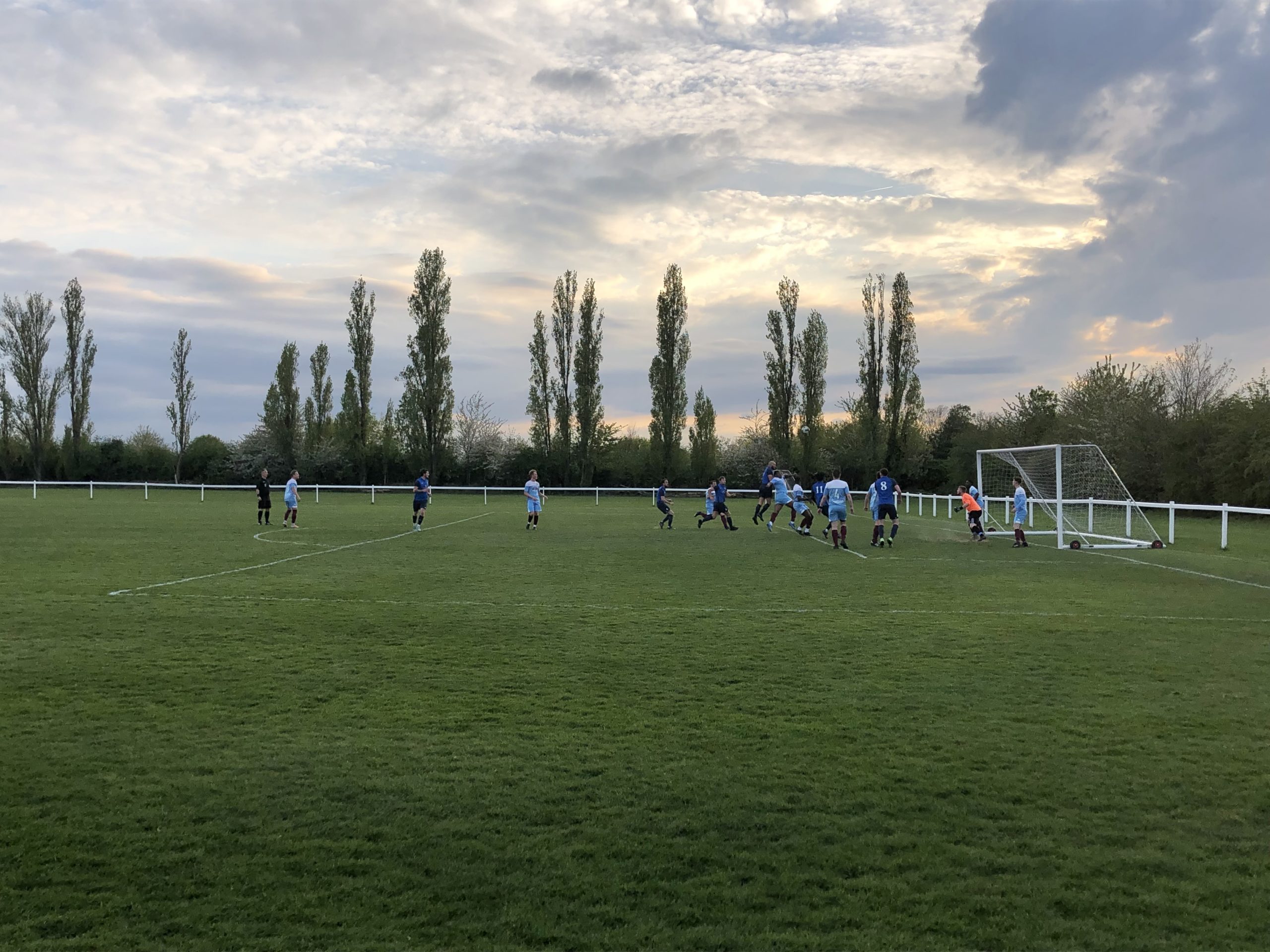 Sungate v Harold Wood Athletic Hopping across The Pond